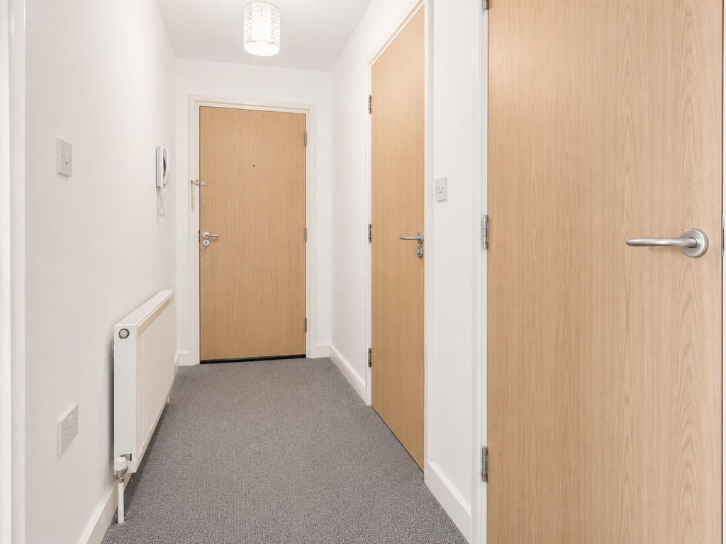 Property photo 2 of 6 Hallway