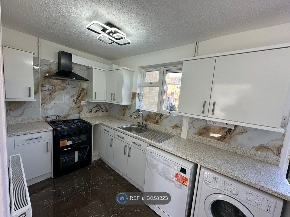 Property photo 2 of 34