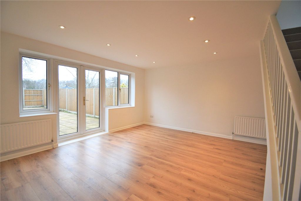 Property photo 2 of 9 Picture No. 36