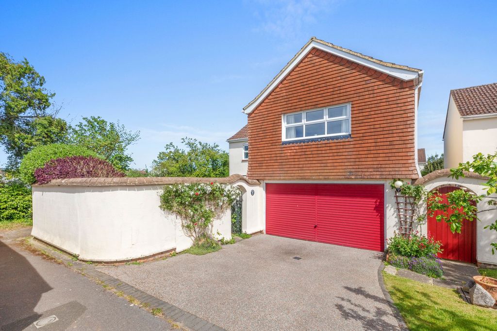 Property photo 1 of 18