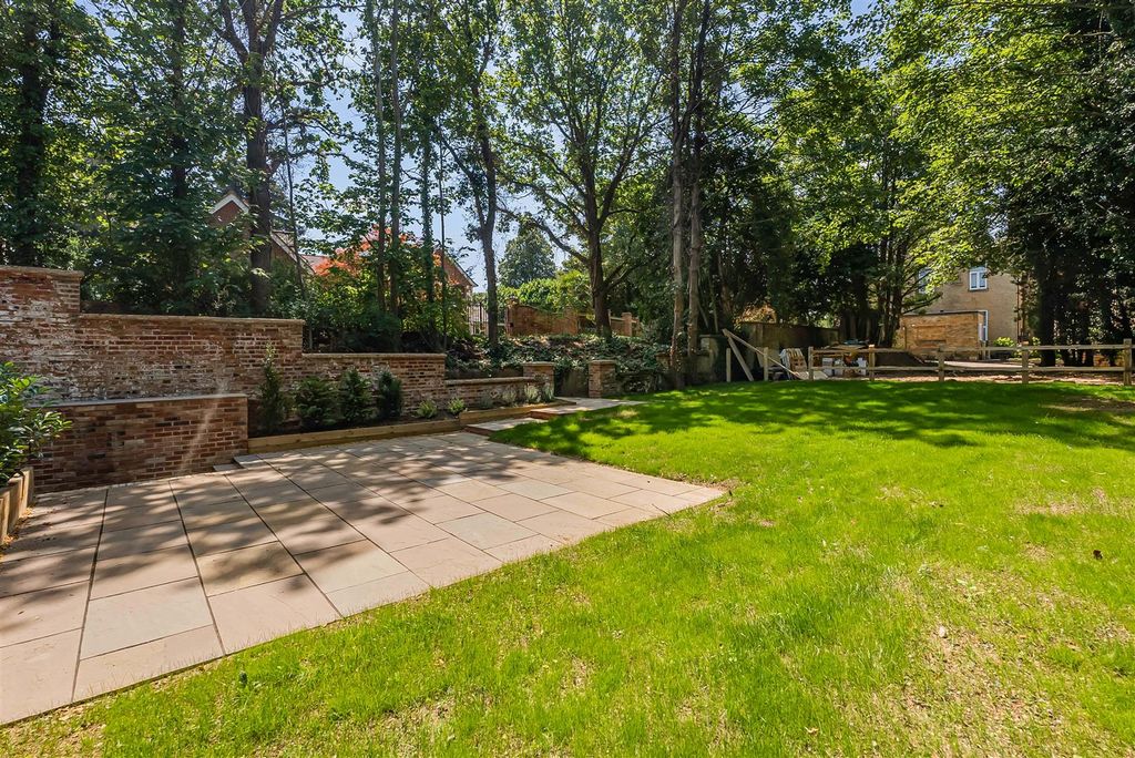 Property photo 3 of 31 40_86079.Jpg