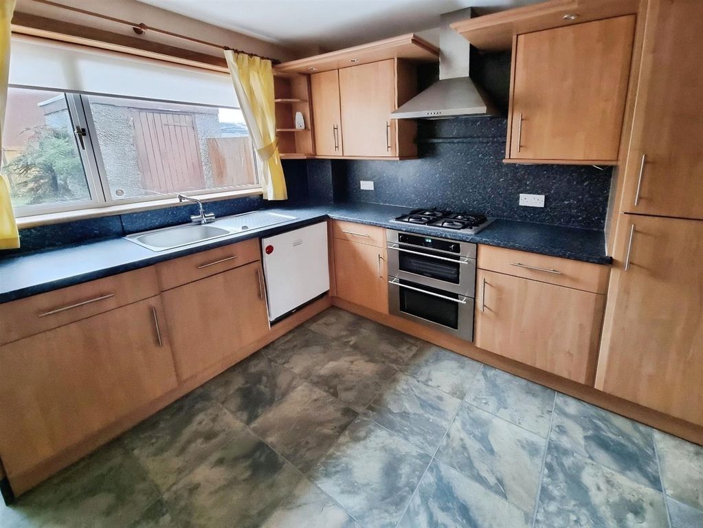 Property photo 2 of 18 Rdc0399Levi Kitchen (3).Jpg