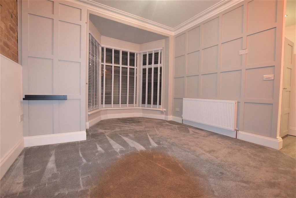 Property photo 1 of 7 (Main)