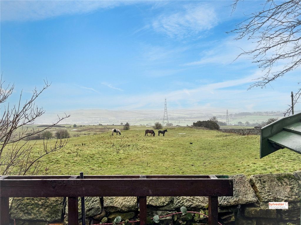 Property photo 2 of 23 Picture No. 25