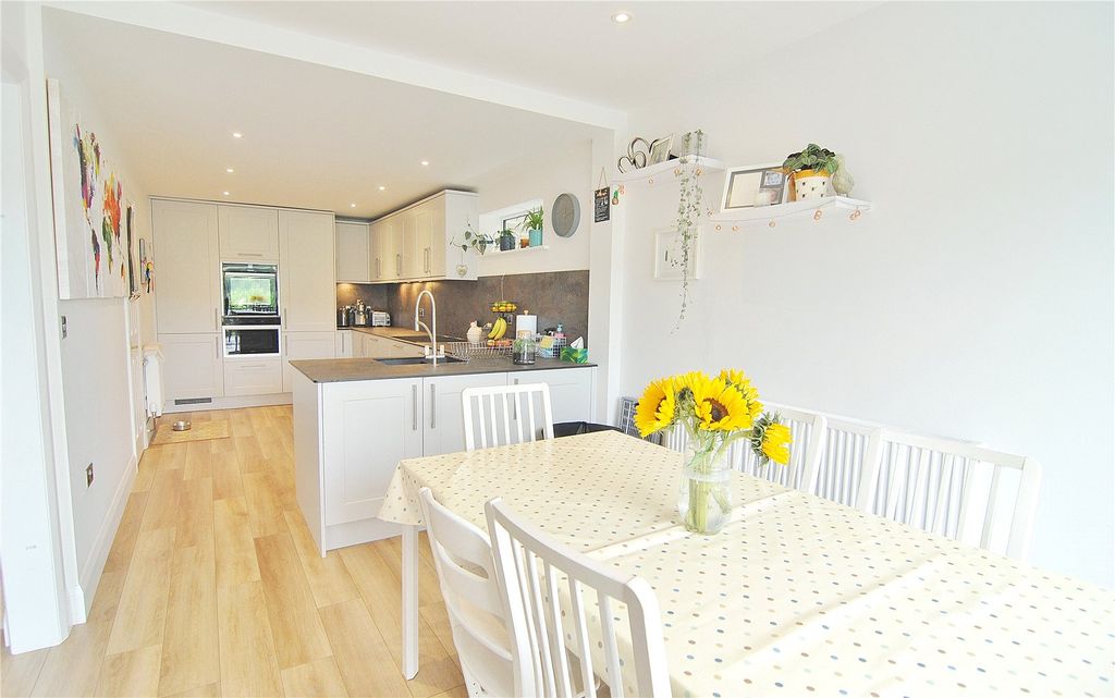 Property photo 3 of 15 Picture No. 20