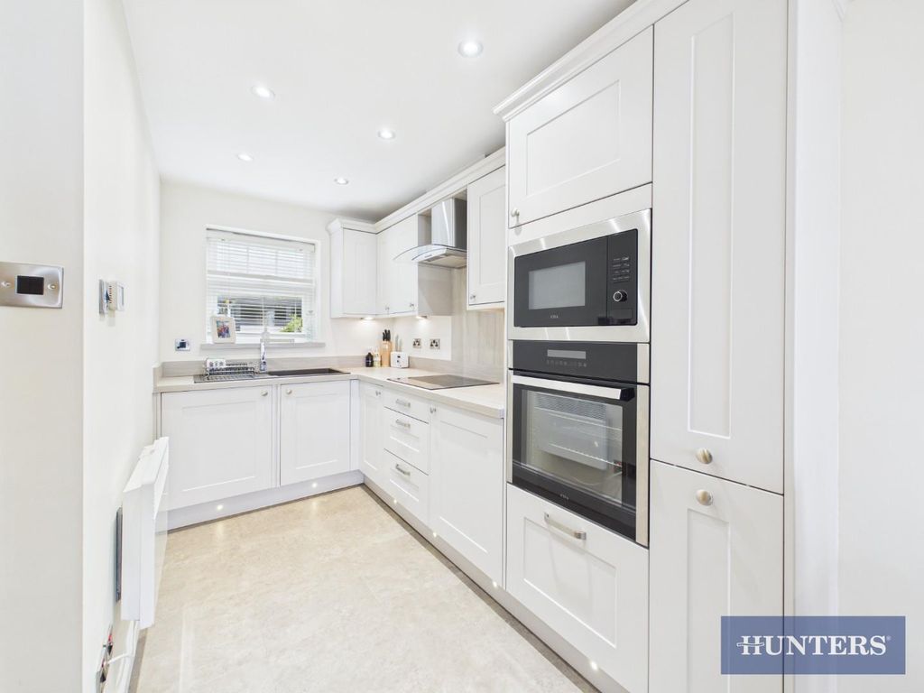 Property photo 2 of 15 Kitchen