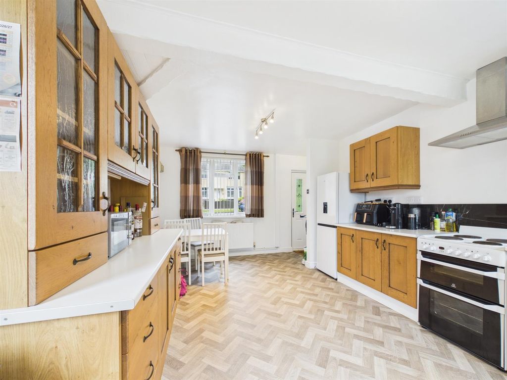Property photo 2 of 10 Kitchen/Dining Room