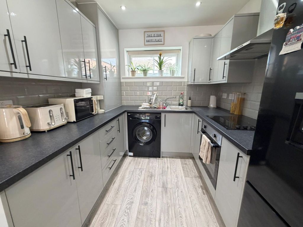 Property photo 3 of 9 1892772