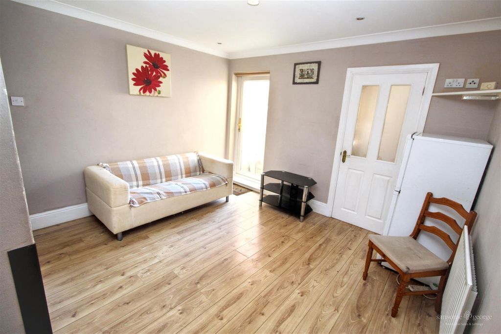 Property photo 3 of 13 Dining Room