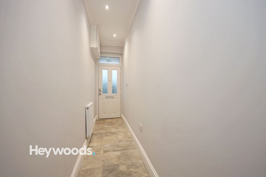 Property photo 2 of 39