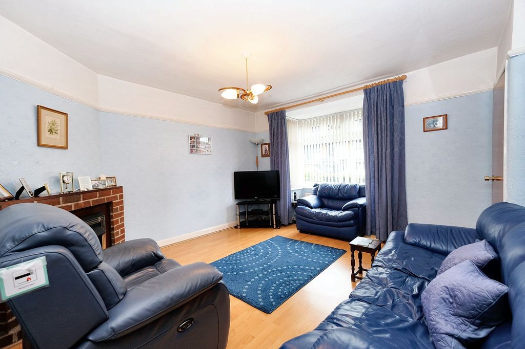 Property photo 2 of 18