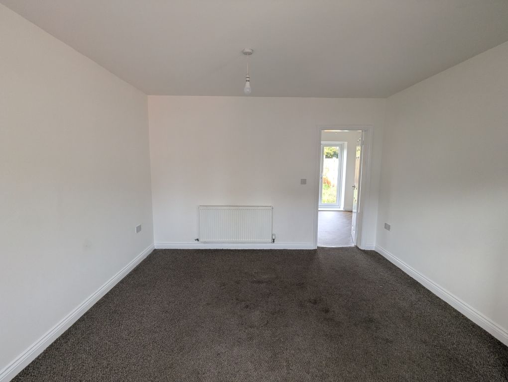 Property photo 2 of 8 1000083598