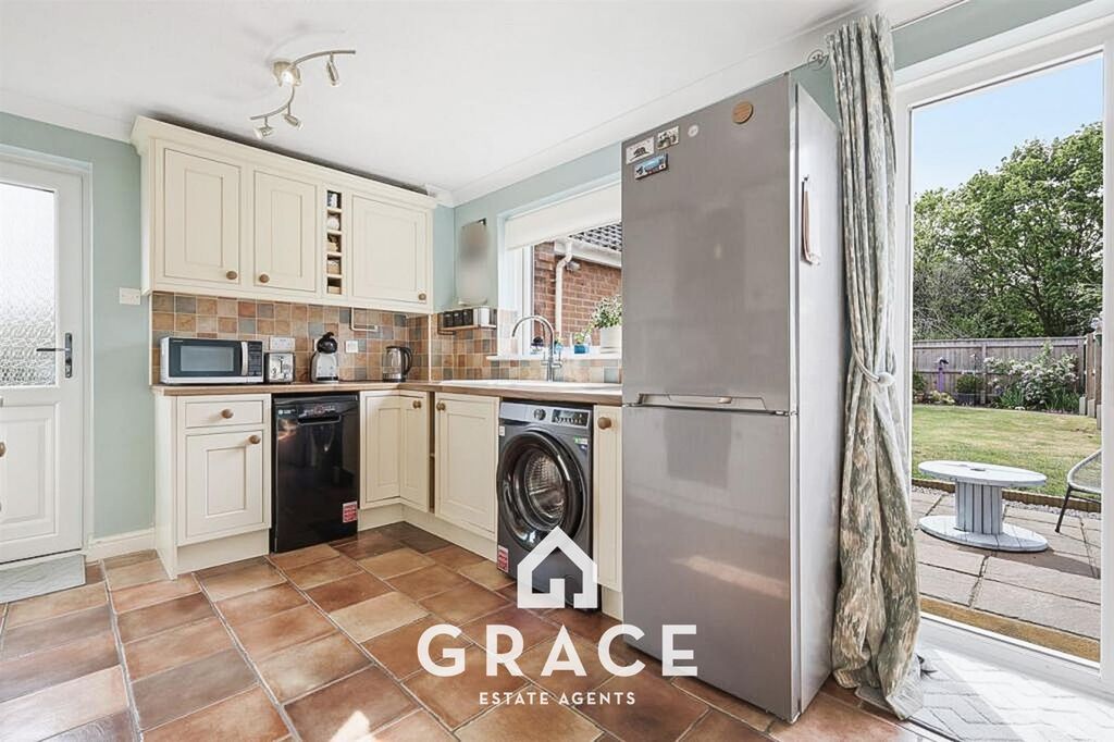 Property photo 2 of 16 Kitchen