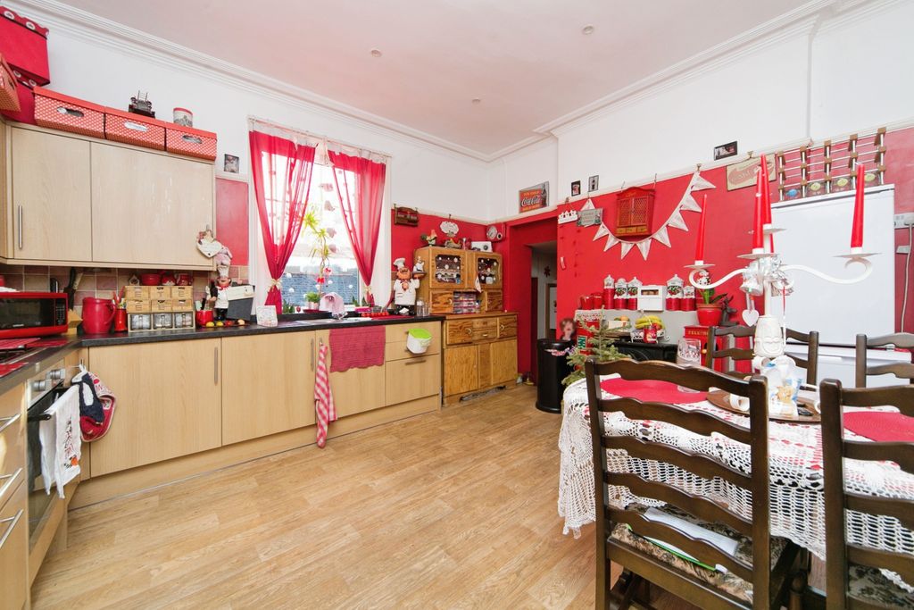 Property photo 3 of 17 Photography