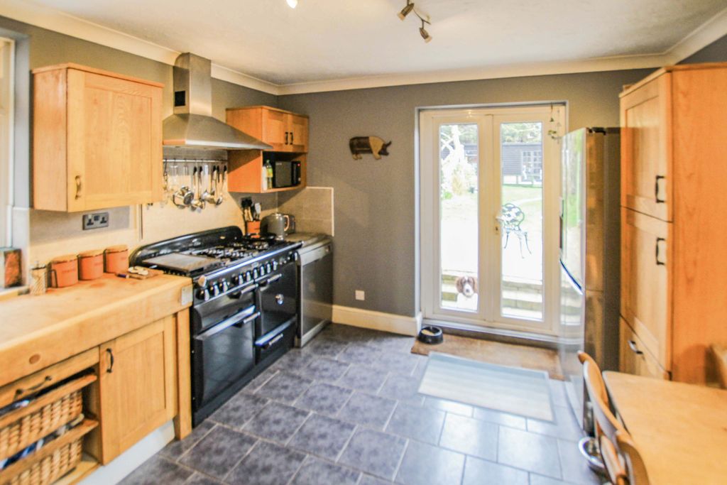 Property photo 3 of 17 Gallery