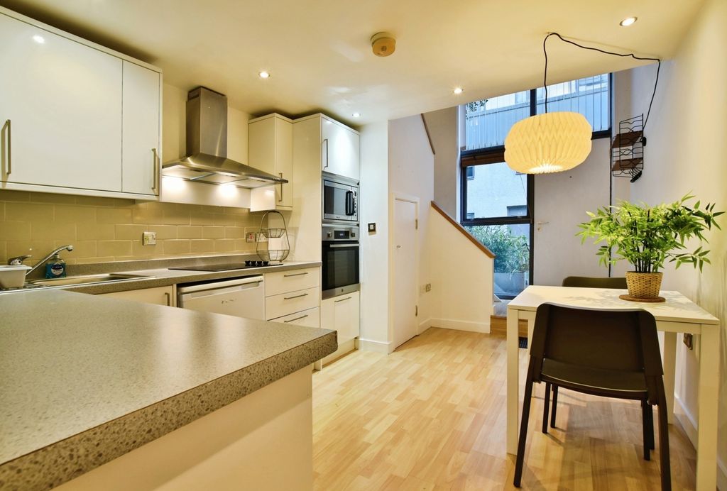 Property photo 2 of 13 Photo