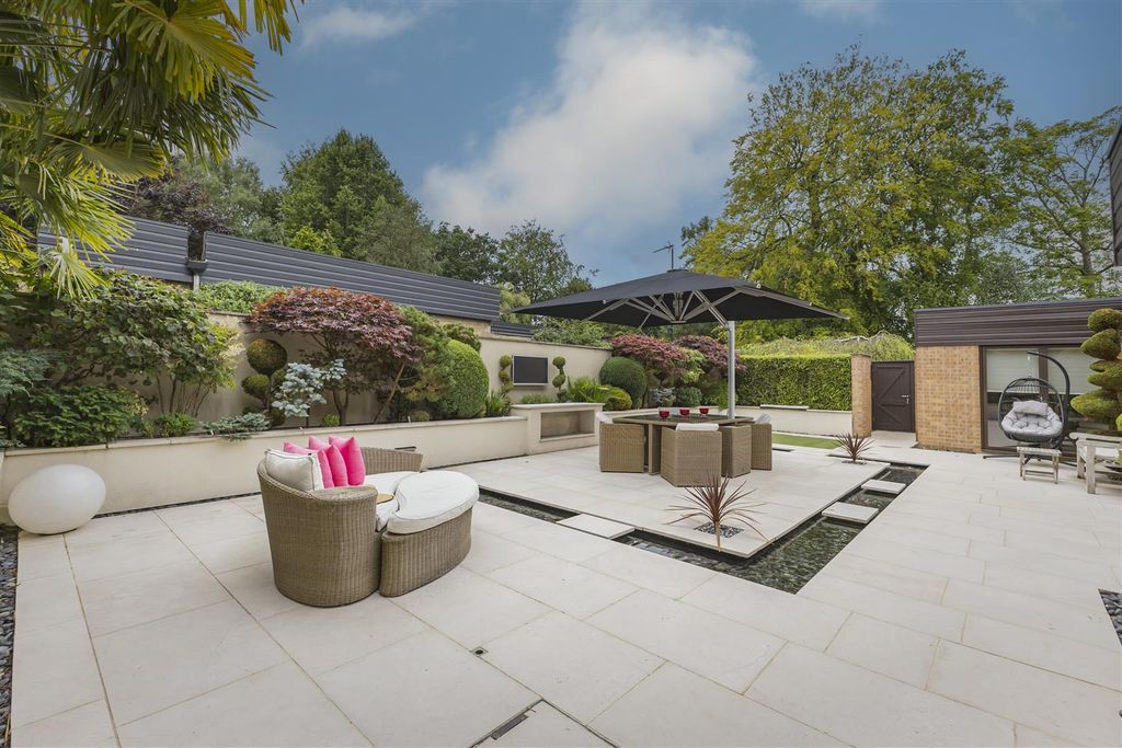 Property photo 2 of 15