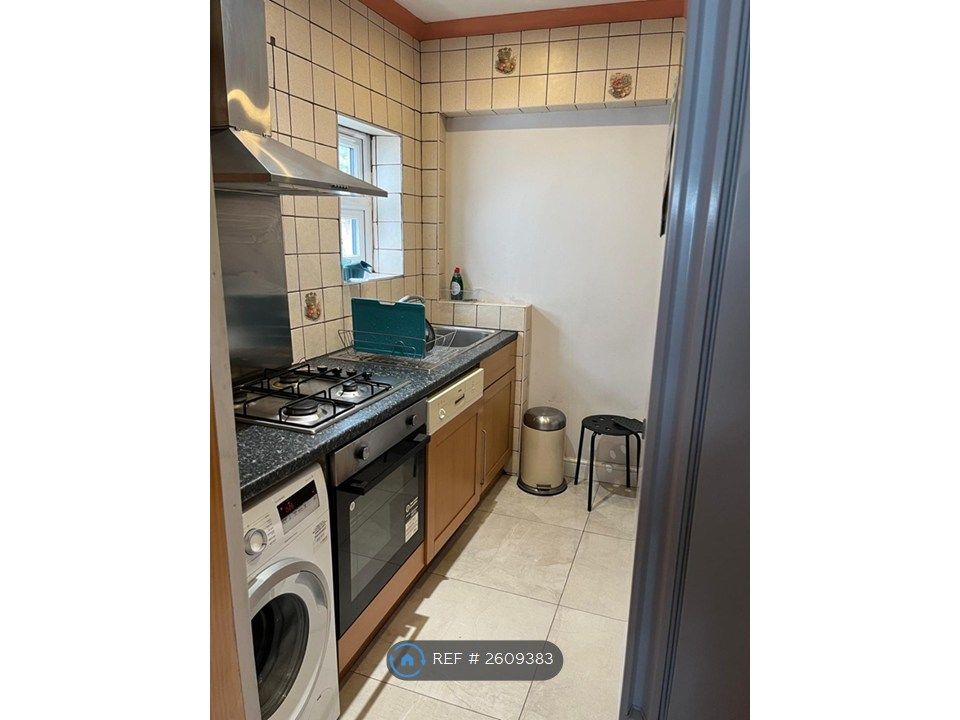 Property photo 3 of 5 Shared Kitchen