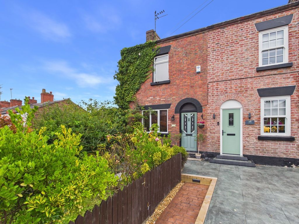 Property photo 1 of 32