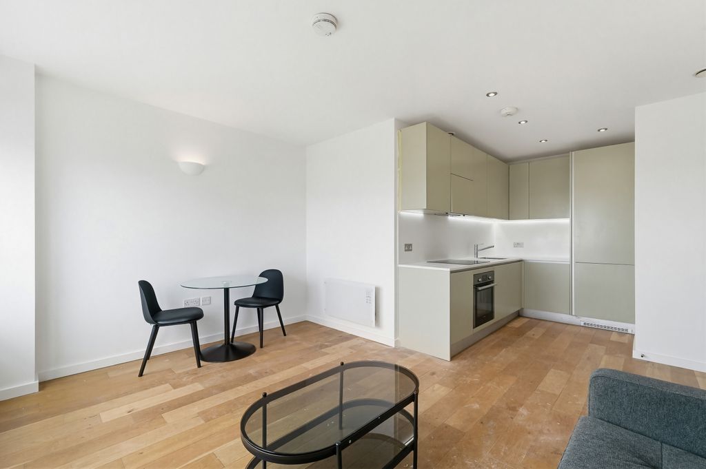 Property photo 2 of 8