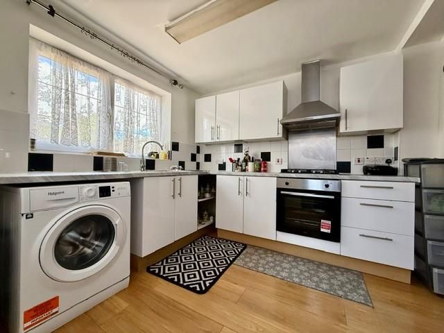 Property photo 2 of 12 Shrewton Walk 8.Jpg