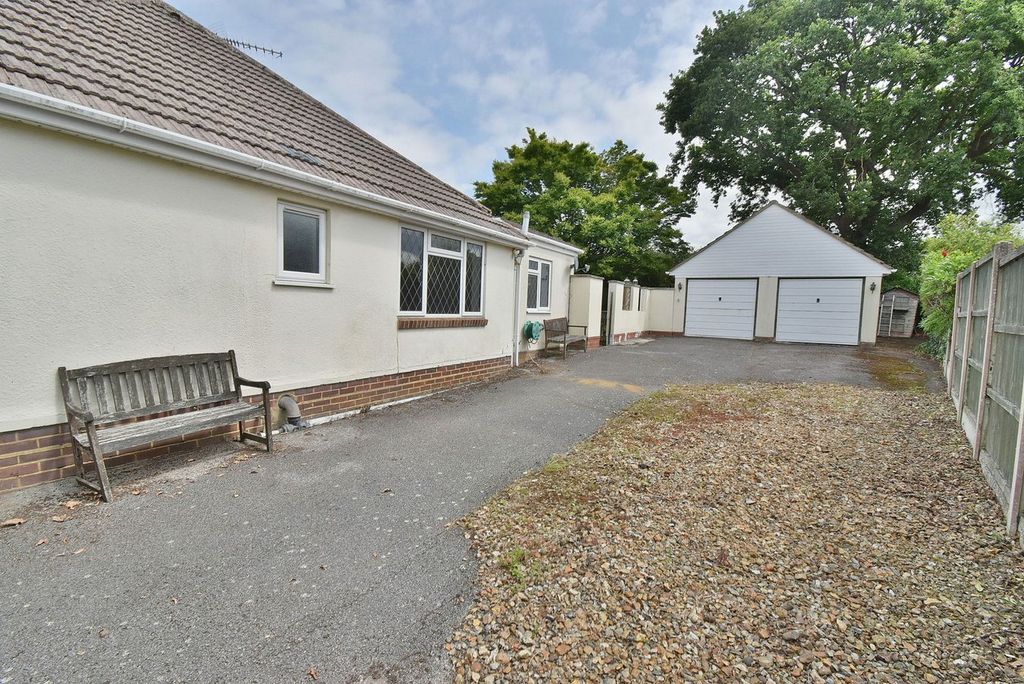 Property photo 2 of 24