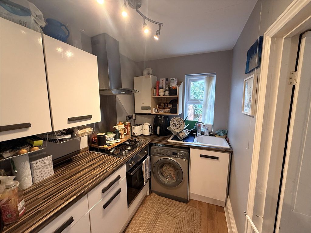 Property photo 2 of 9 Picture No. 14