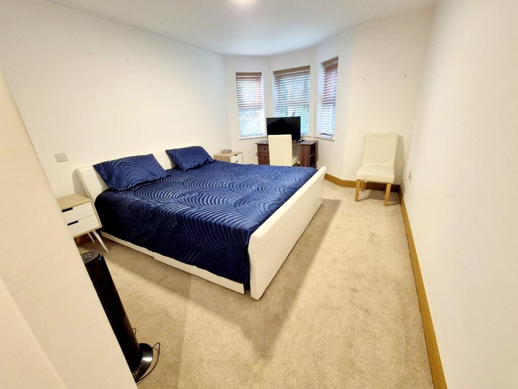 Property photo 2 of 10 Bedroom