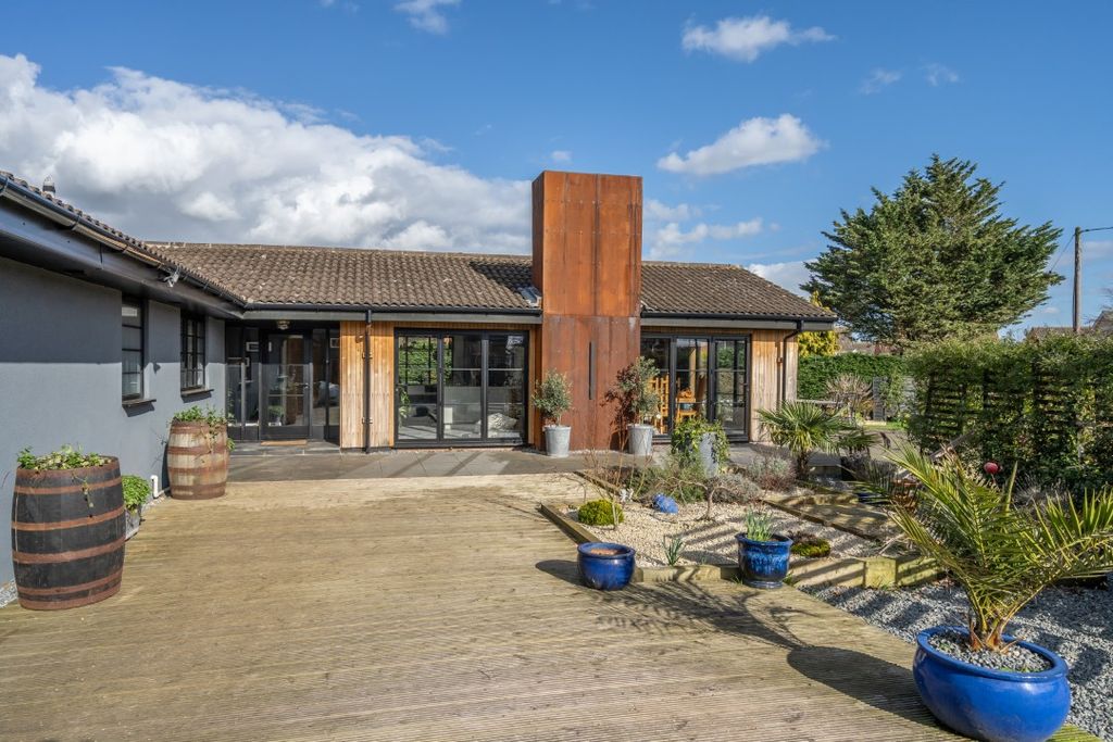 Property photo 3 of 30