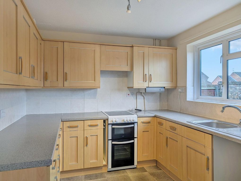 Property photo 3 of 8 Kitchen 2.Jpg