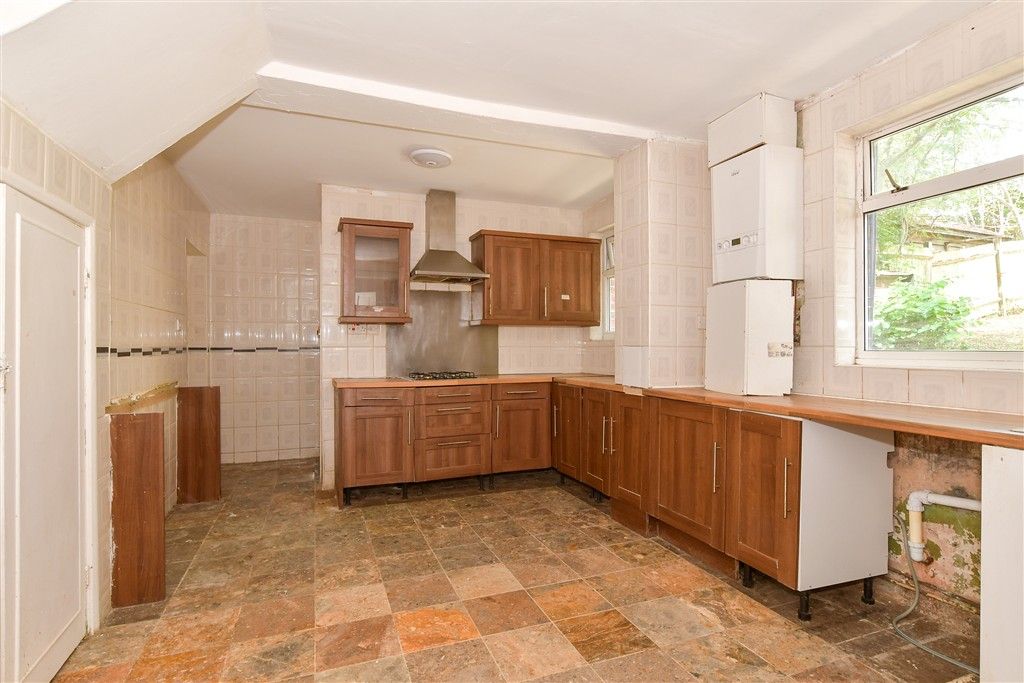 Property photo 3 of 15 Kitchen