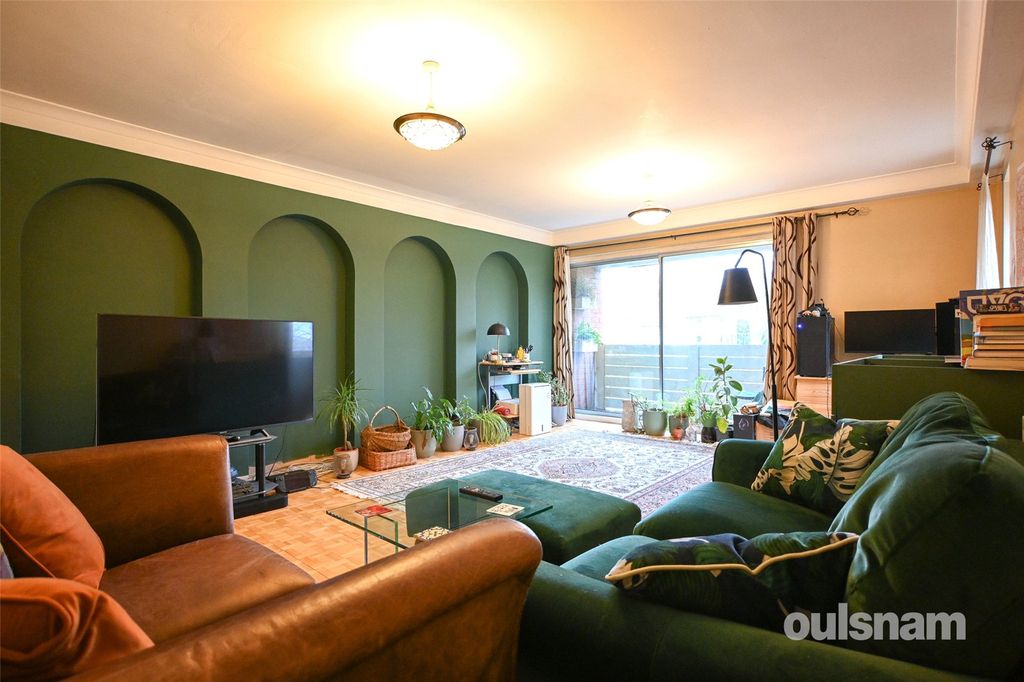 Property photo 2 of 24 Picture No. 13