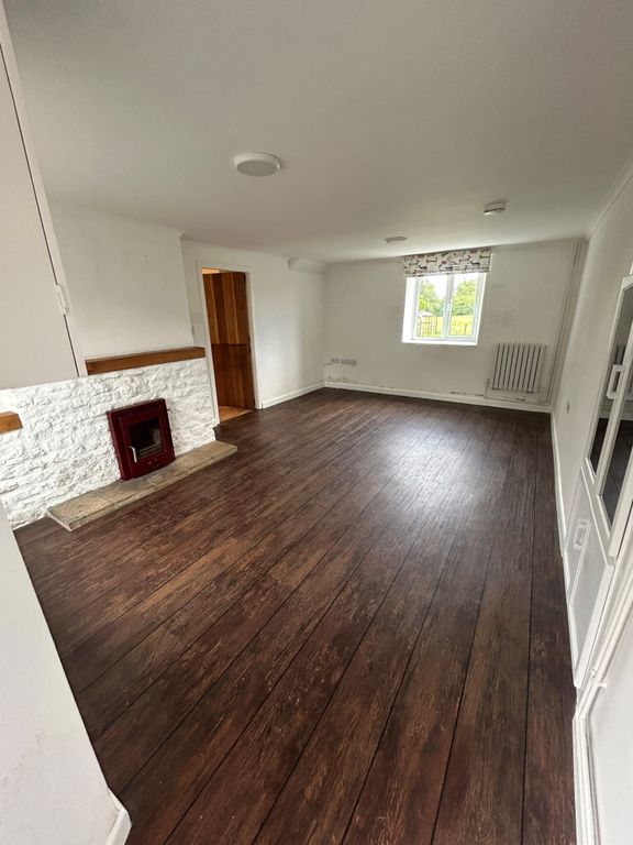 Property photo 2 of 12 Lounge