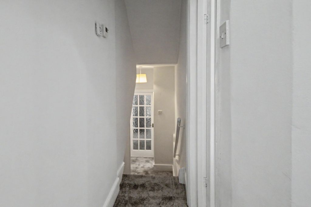 Property photo 3 of 12 3.Jpg