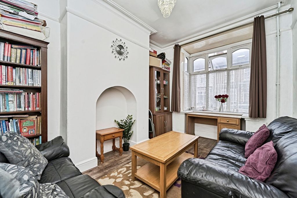 Property photo 2 of 20 Pbox-Img.Jpg