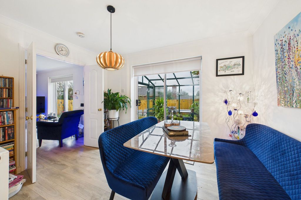 Property photo 3 of 21