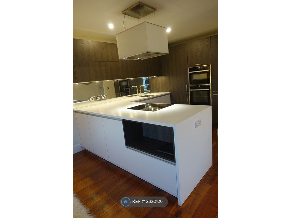 Property photo 2 of 11 Kitchen