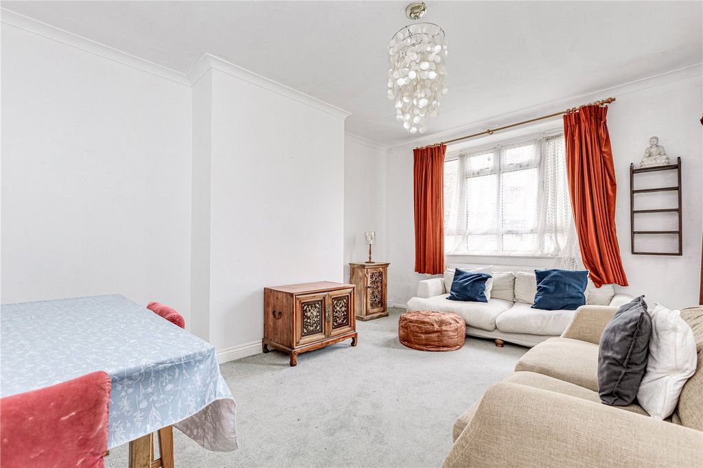 Property photo 2 of 9