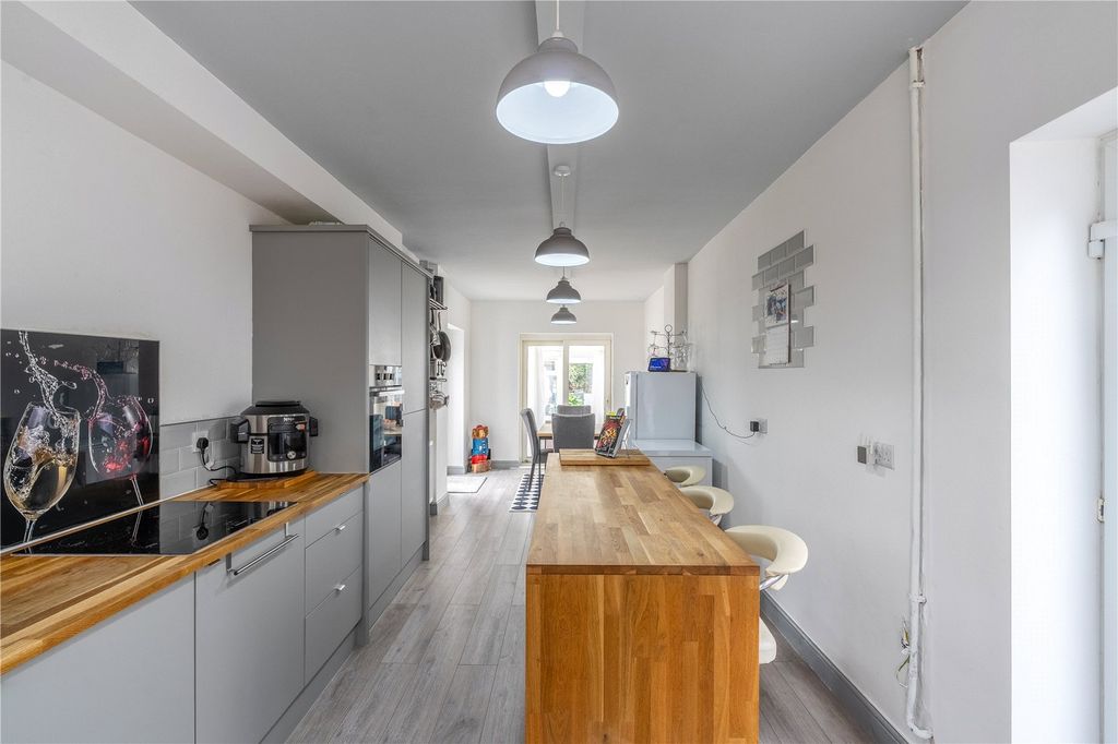 Property photo 2 of 42 Picture No. 40