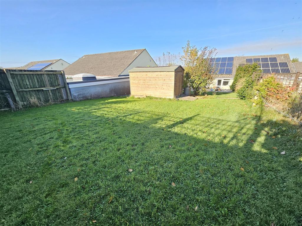 Property photo 2 of 21 Top Garden.Jpg