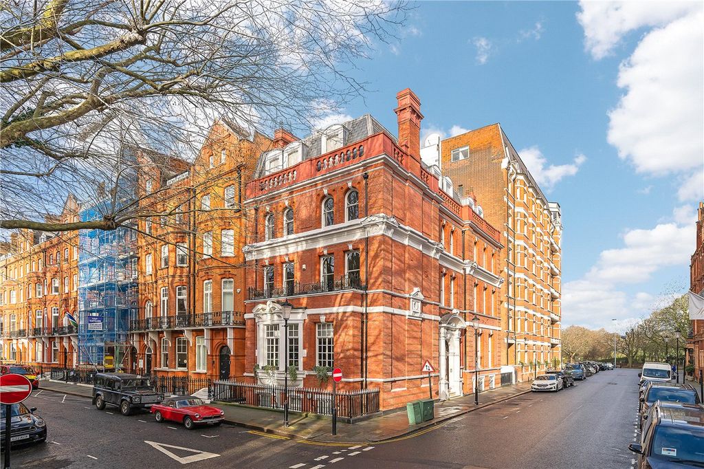 Property photo 1 of 13 Exterior