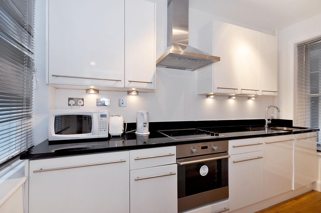 Property photo 2 of 5 Kitchen