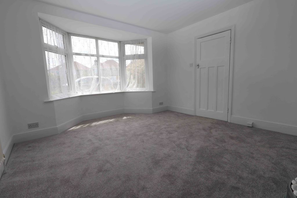 Property photo 2 of 21 Sitting Room