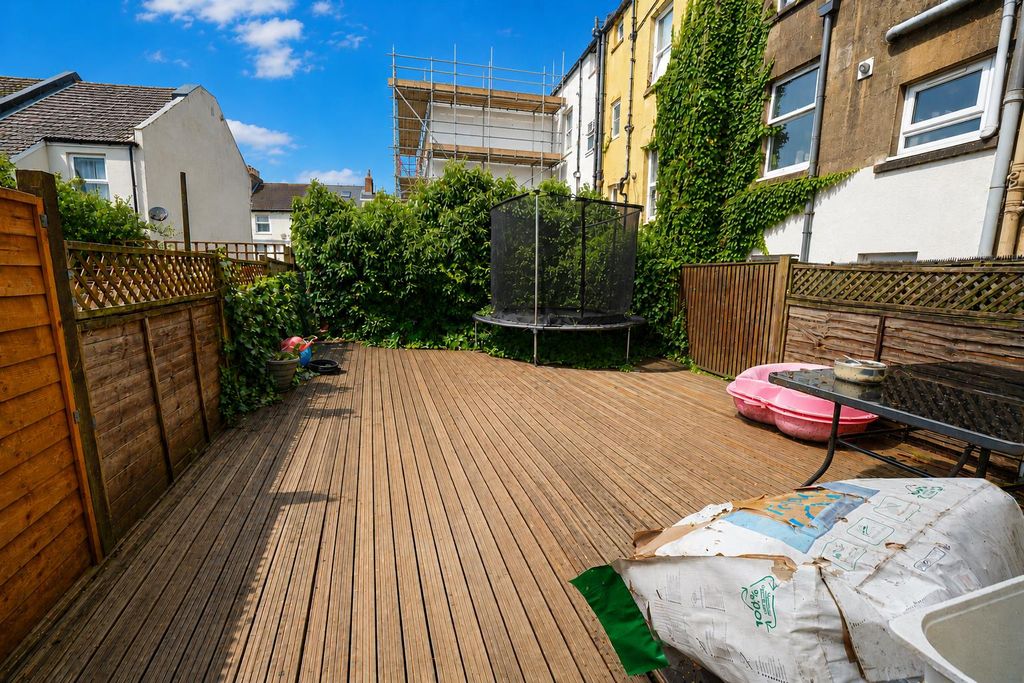Property photo 2 of 3 2F06c76E-274F-403F-971A-0c841053962F.Png