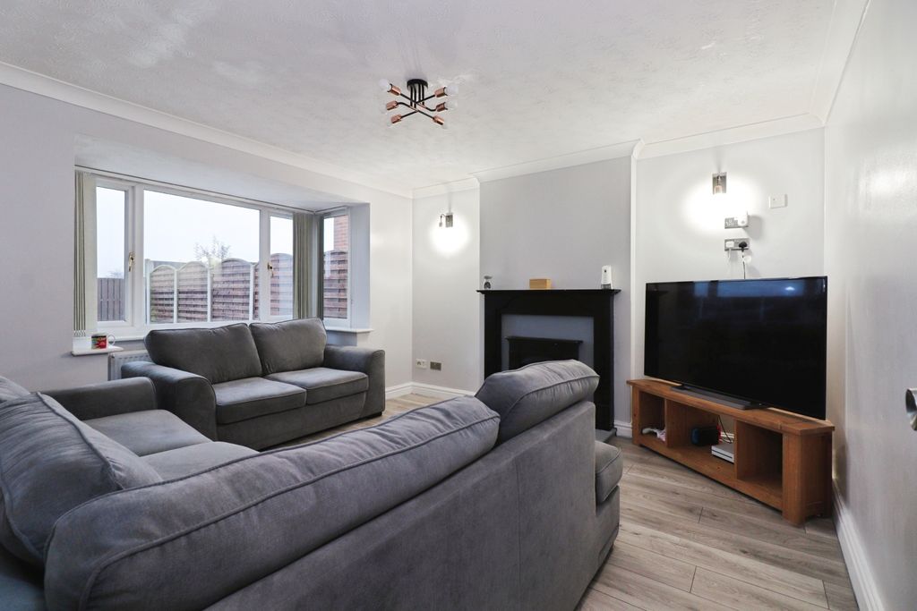 Property photo 3 of 15