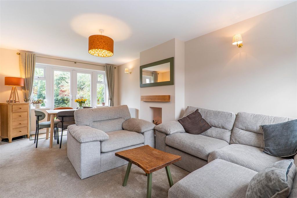 Property photo 3 of 20 Lounge/Diner