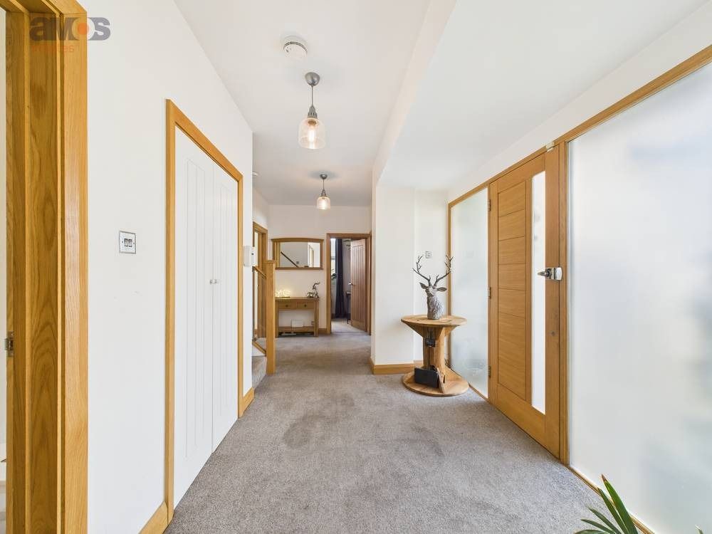 Property photo 3 of 28 4938004