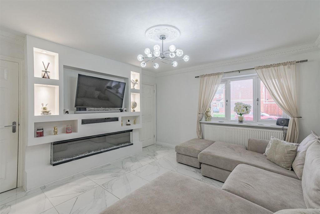 Property photo 2 of 25 Living Room