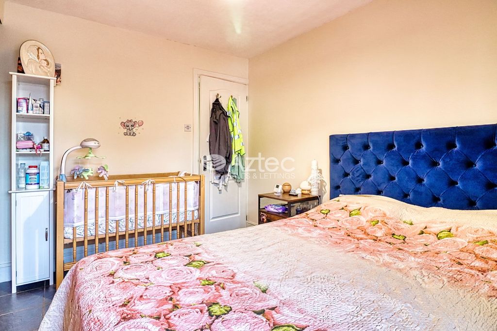 Property photo 3 of 13 Bedroom