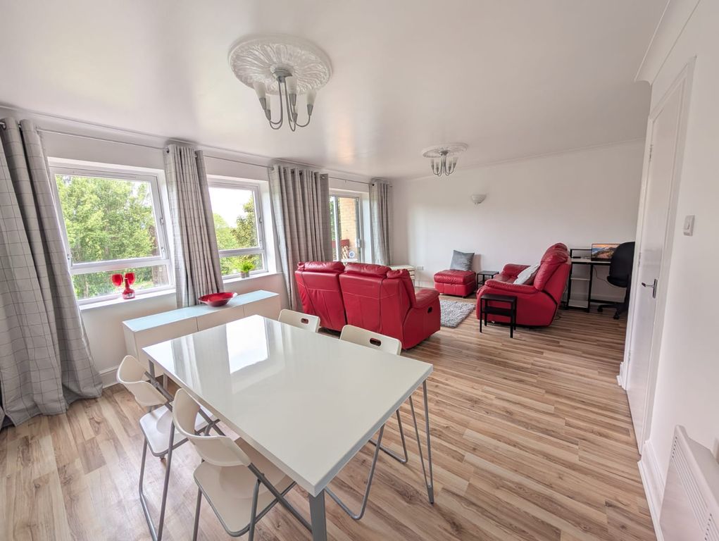 Property photo 2 of 11 Image